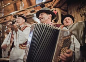 Закарпатські вечорниці в Колибі опришків