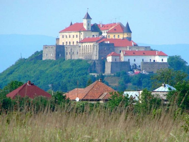 Замки Закарпаття - відображення різних епох, народів і цінностей