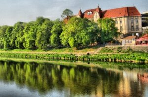 Пішохідна екскурсія: Ужгород - древній град, його визначні місця