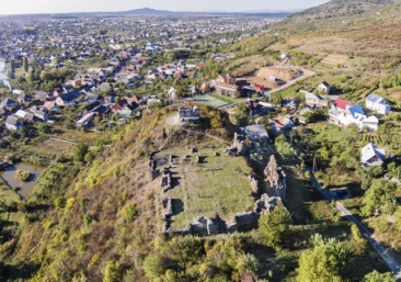 https://prokarpaty-tour.info/zamok-kankov/ Замок Канків